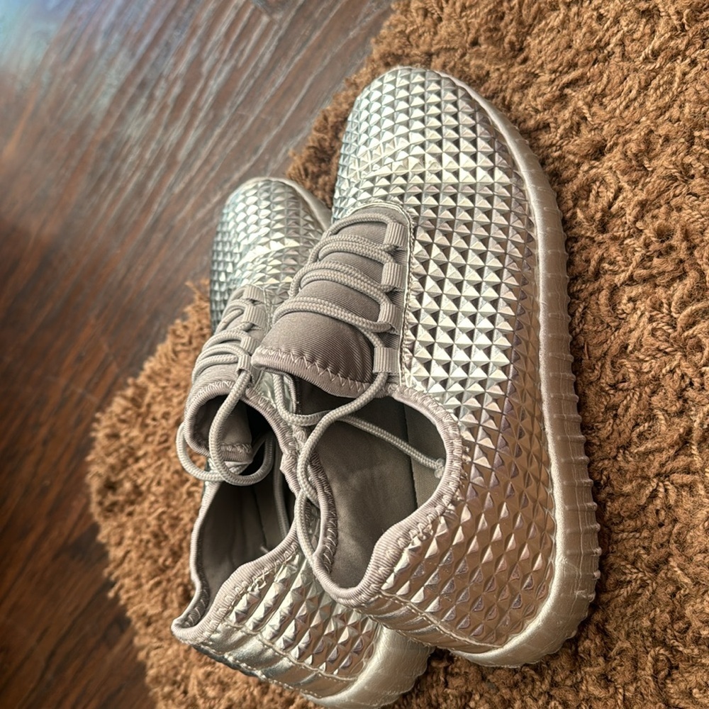 Silver Sneakers - Picture 4 of 6